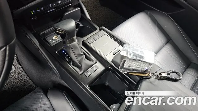 Lexus ES 2021