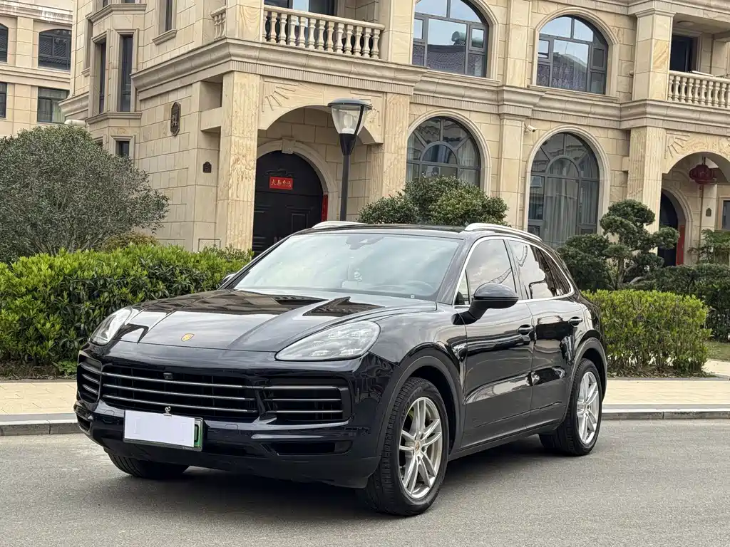 Porsche Cayenne 2021