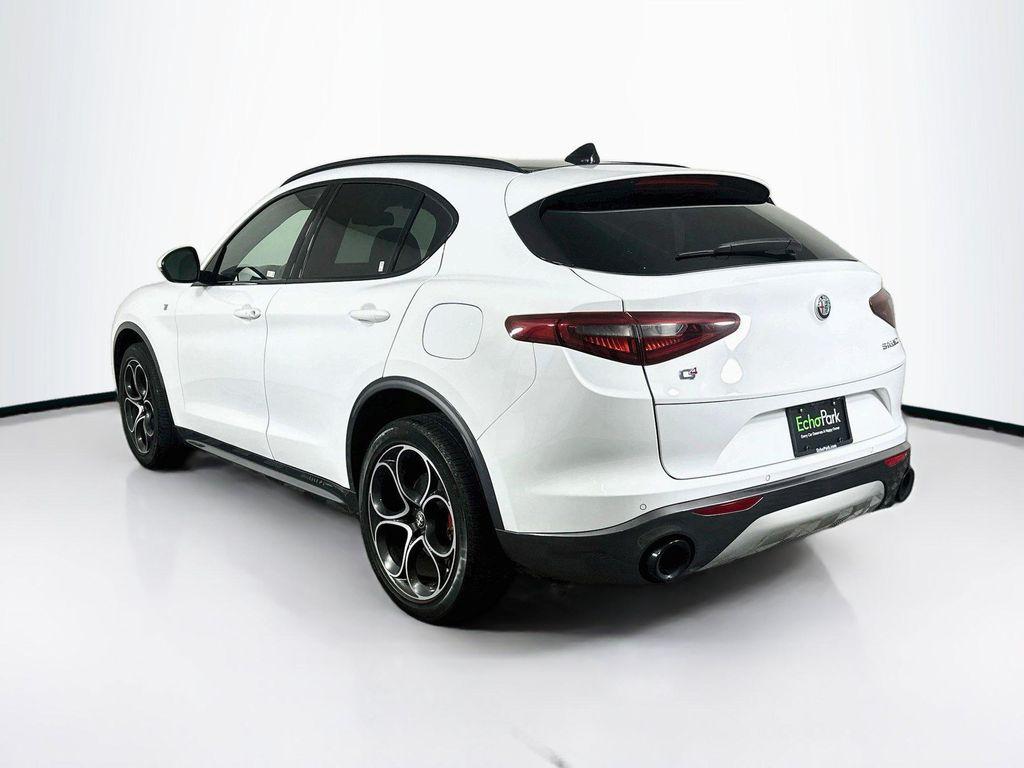 Alfa Romeo Stelvio 2023