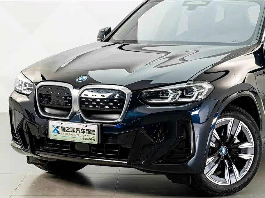 BMW iX3 2024