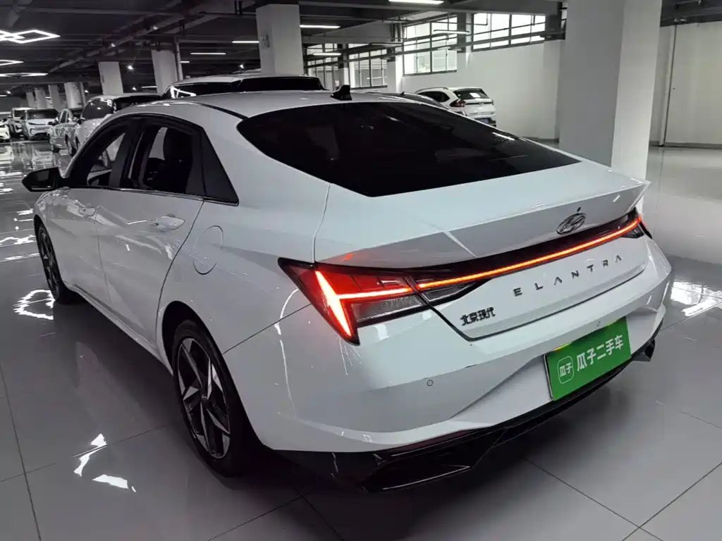 Hyundai Elantra 2022
