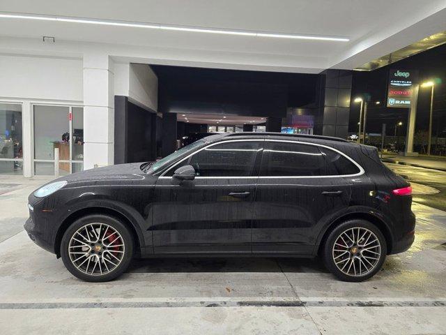 Porsche Cayenne 2021