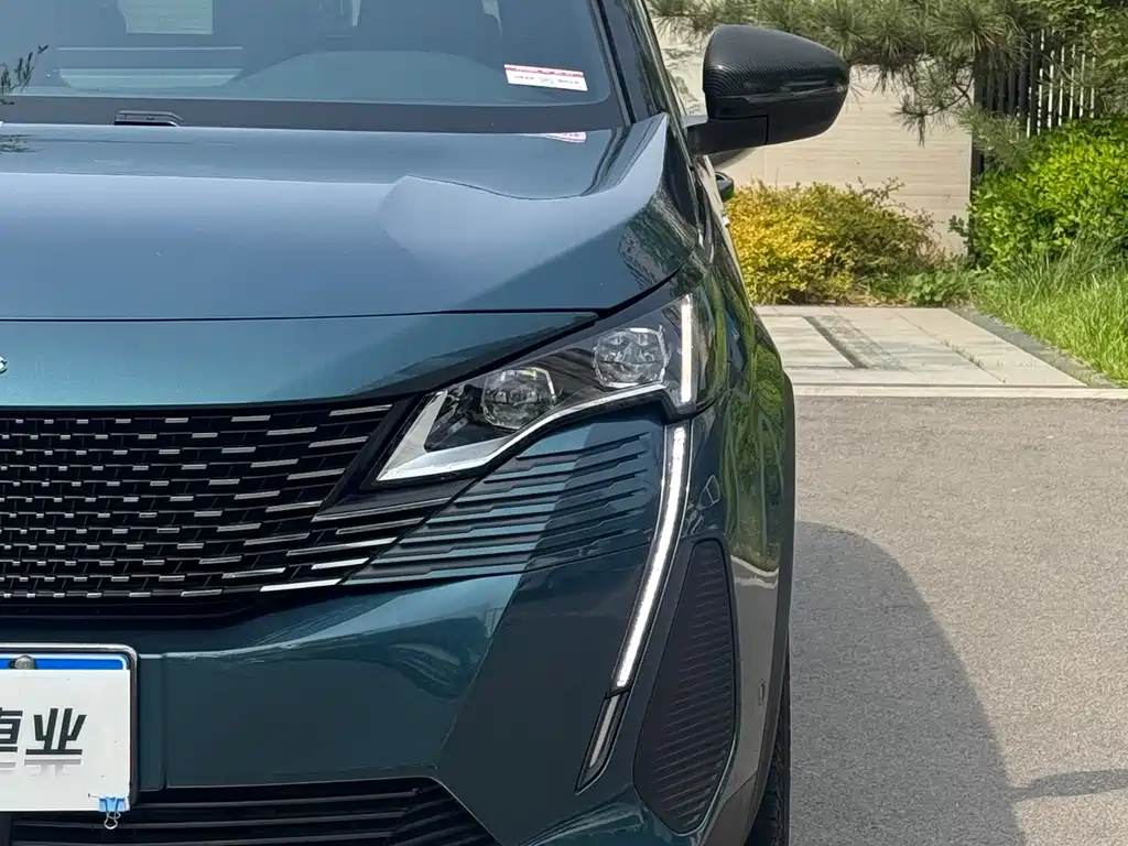 Peugeot 5008 2021