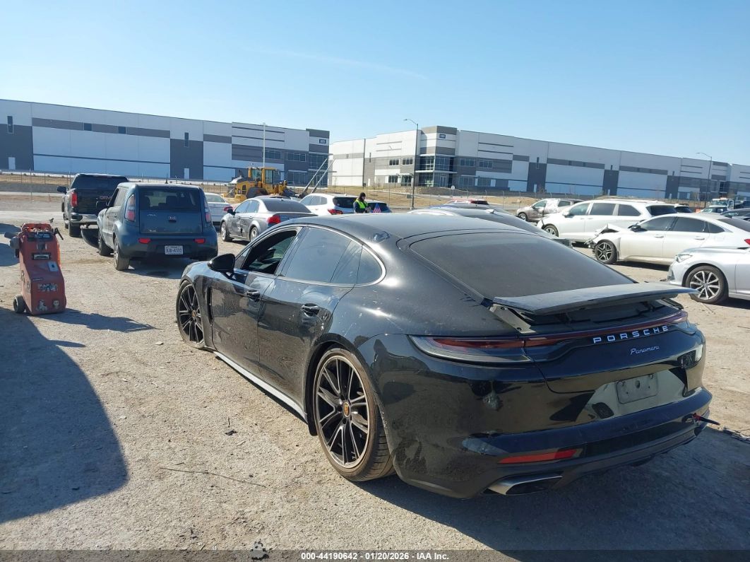 Porsche Panamera 2023