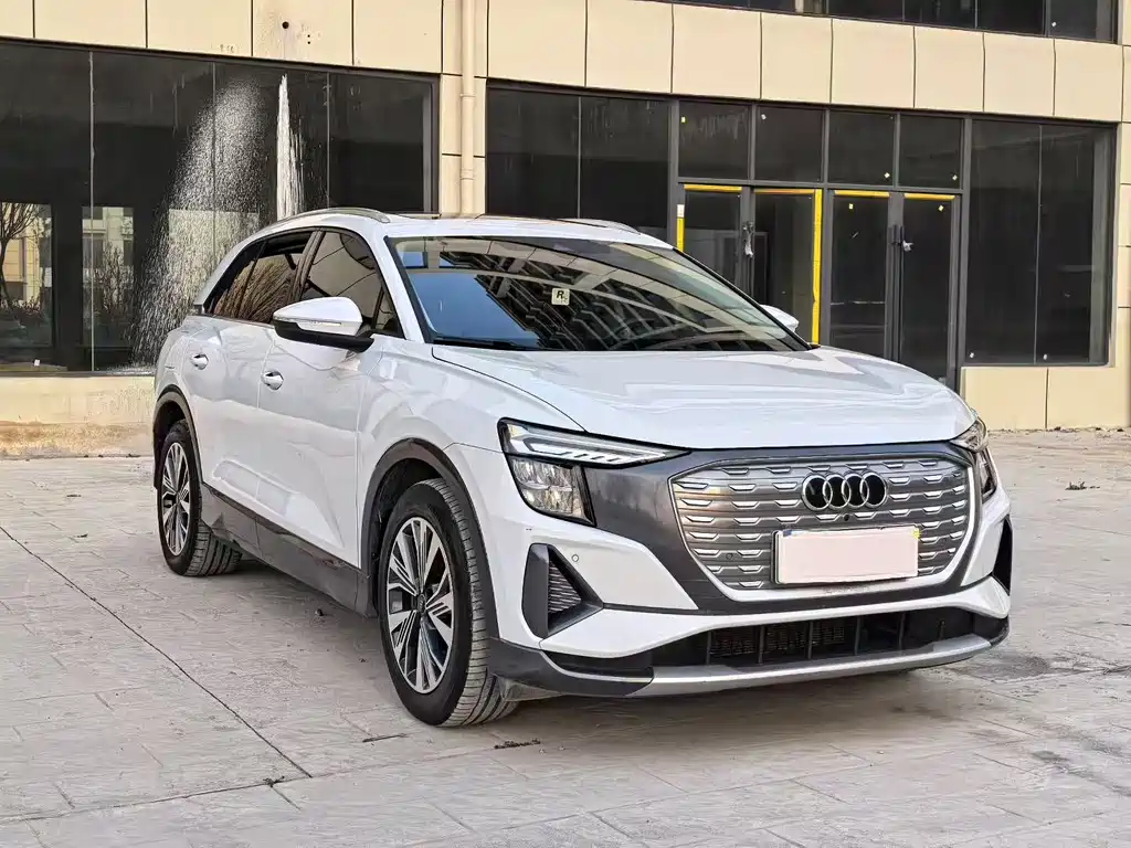 Audi Q5 e-tron 2024