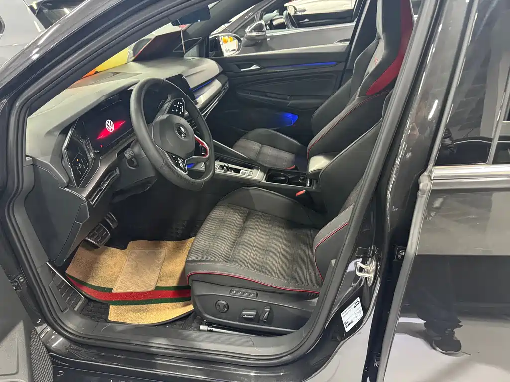 Volkswagen Golf GTI 2024