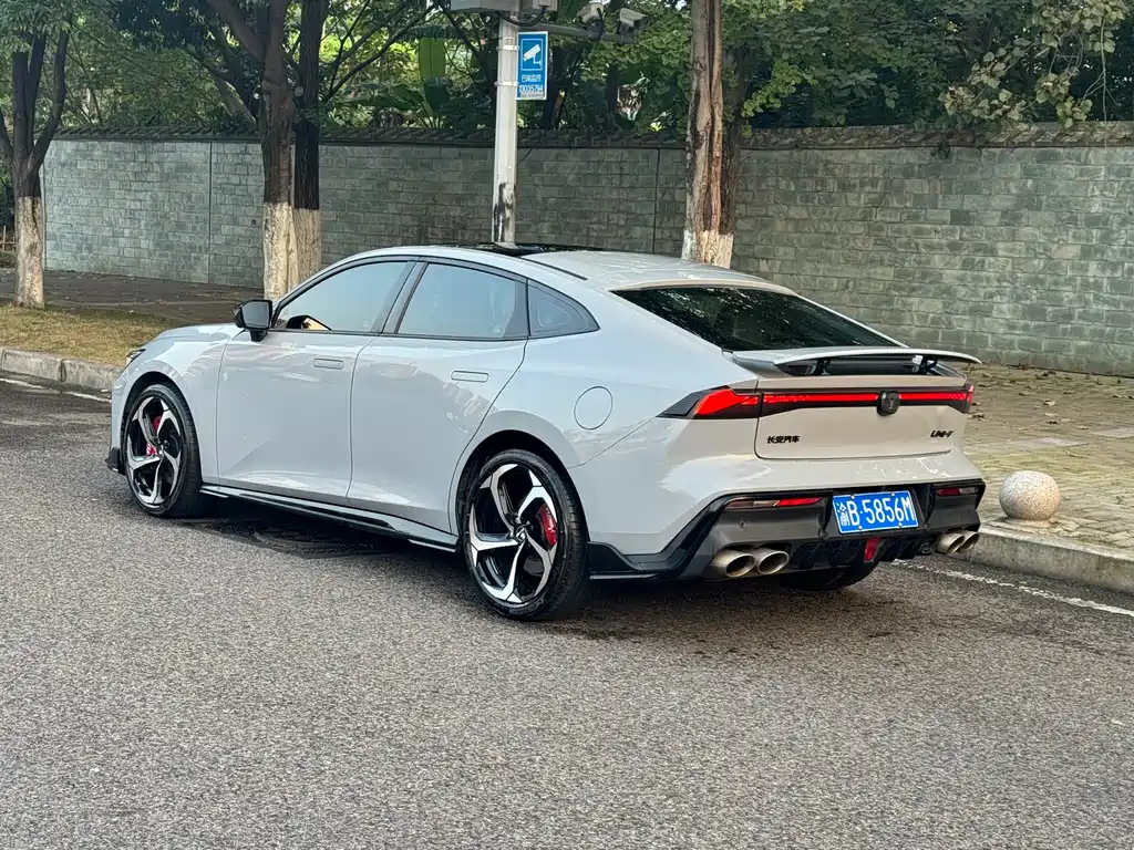 Changan UNI-V 2022