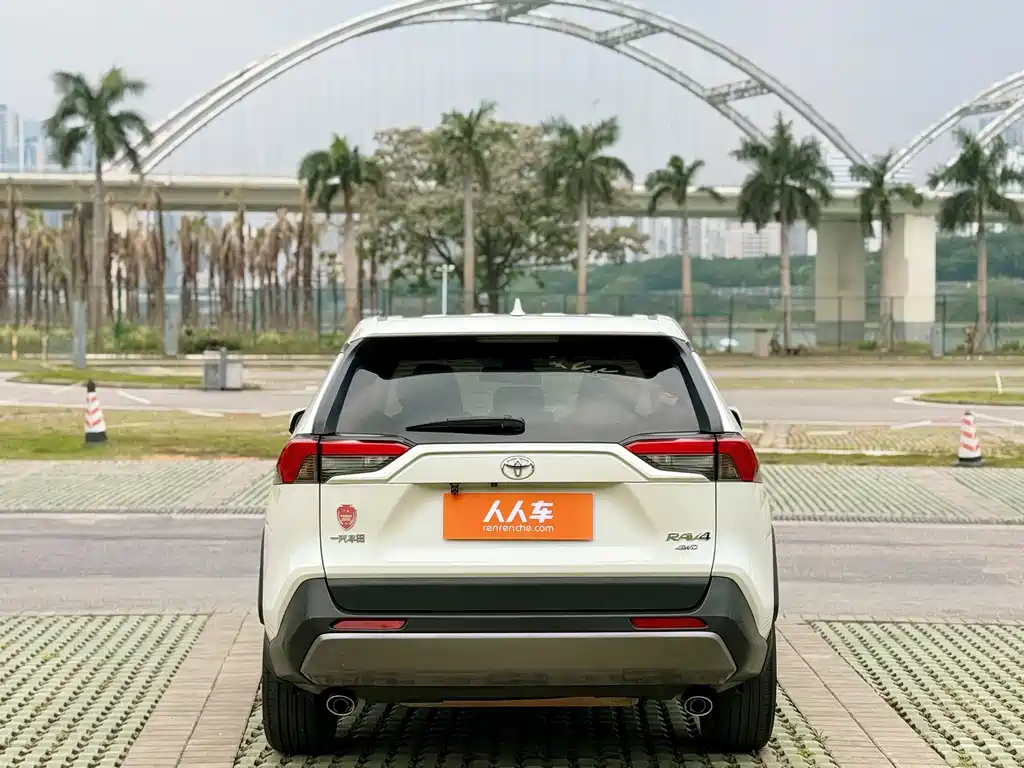Toyota RAV4 2021
