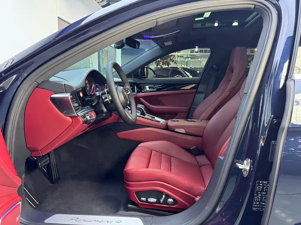 Porsche Panamera 2021