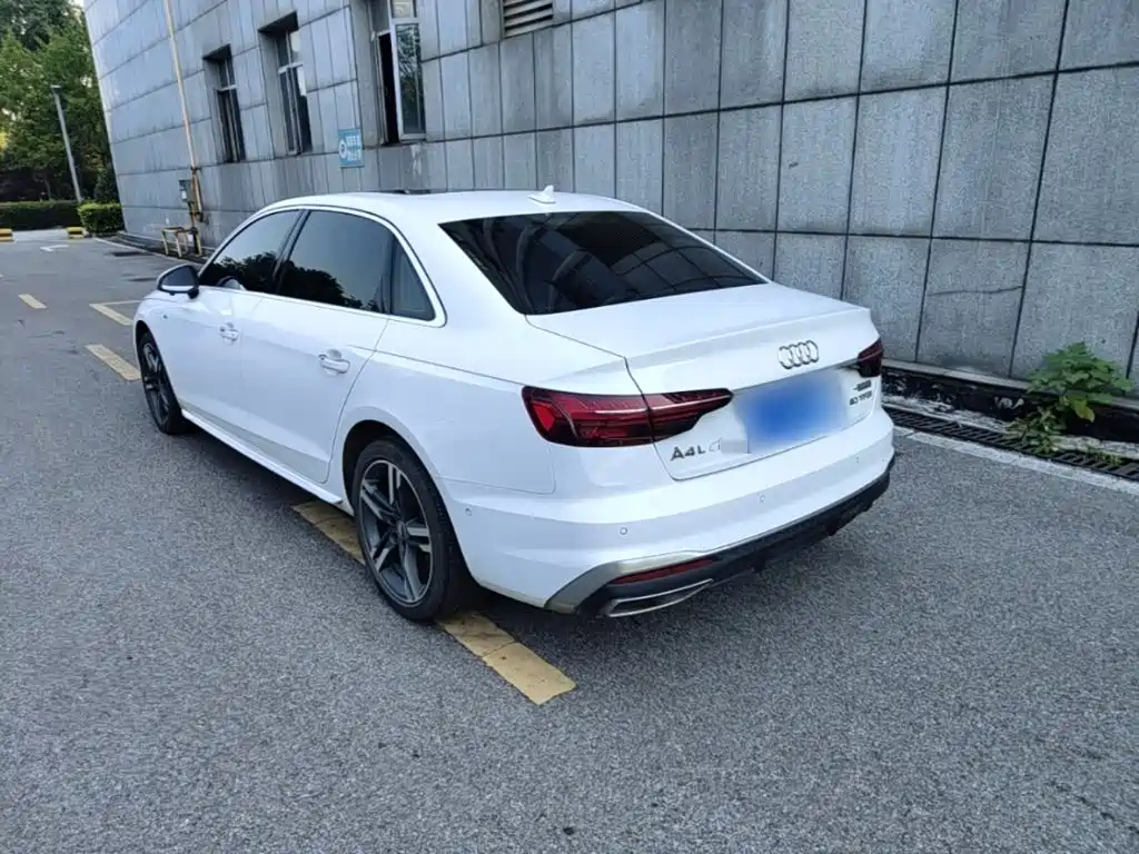 Audi A4 2021