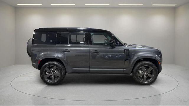 Land Rover Defender 2023