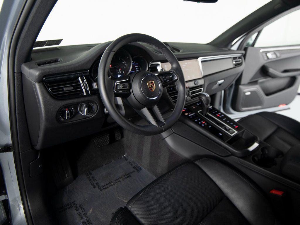 Porsche Macan 2025