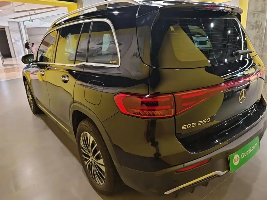 Mercedes-Benz EQB 2025