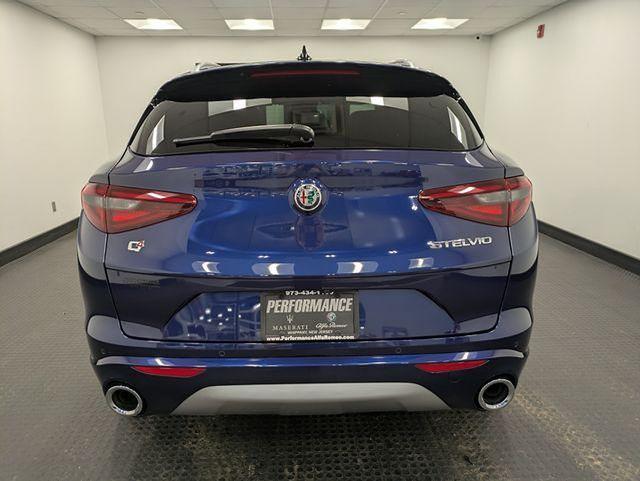 Alfa Romeo Stelvio 2021