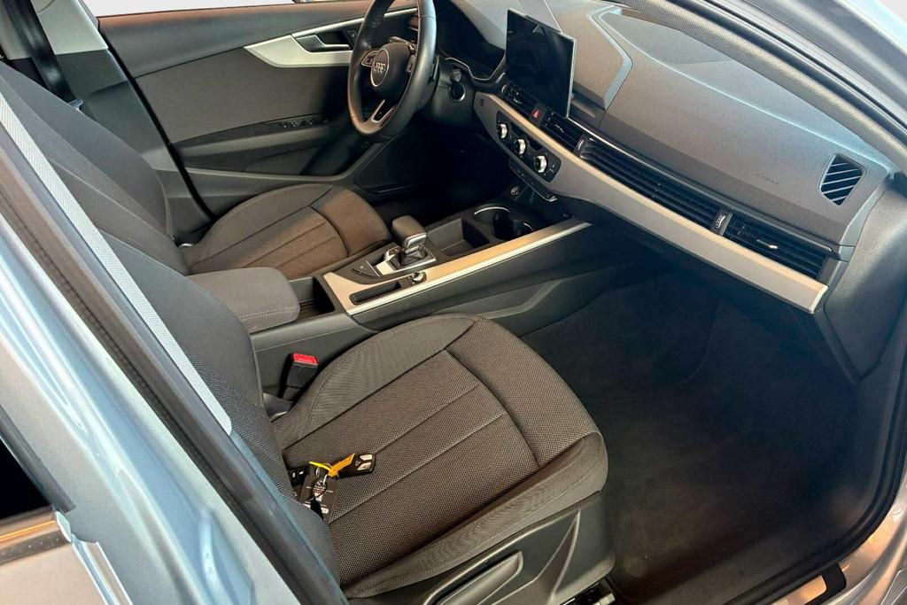 Audi A4 2023