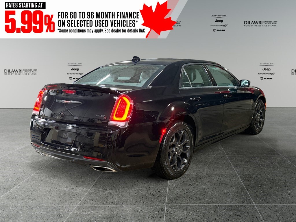 Chrysler 300 2023