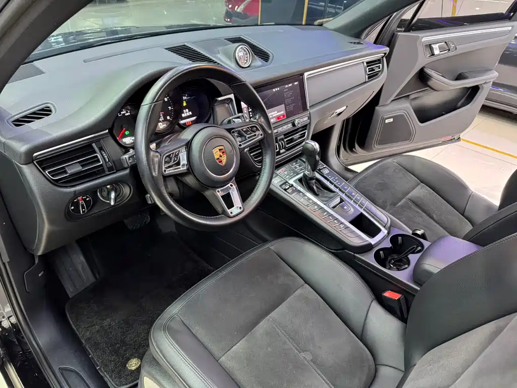Porsche Macan 2021