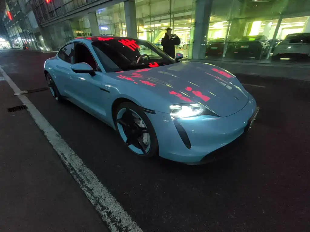 Porsche Taycan 2022