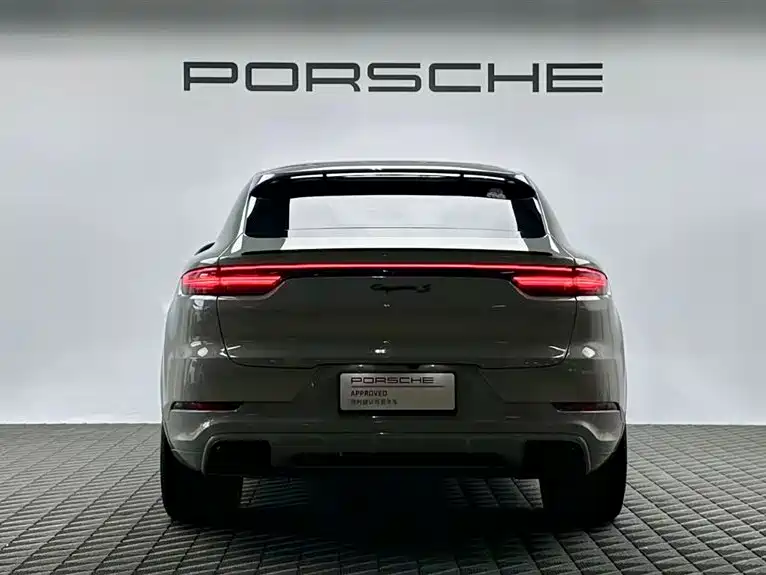 Porsche Cayenne 2022