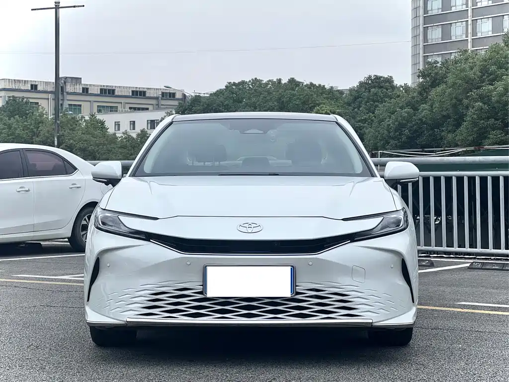 Toyota Camry 2025