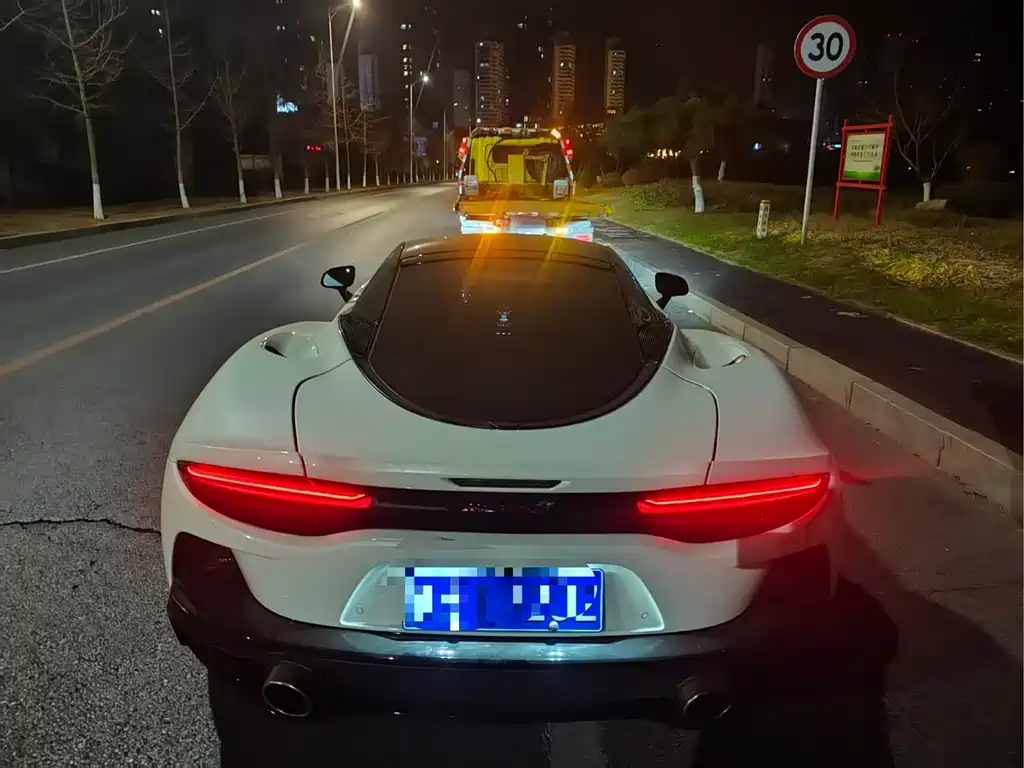 McLaren GT 2021