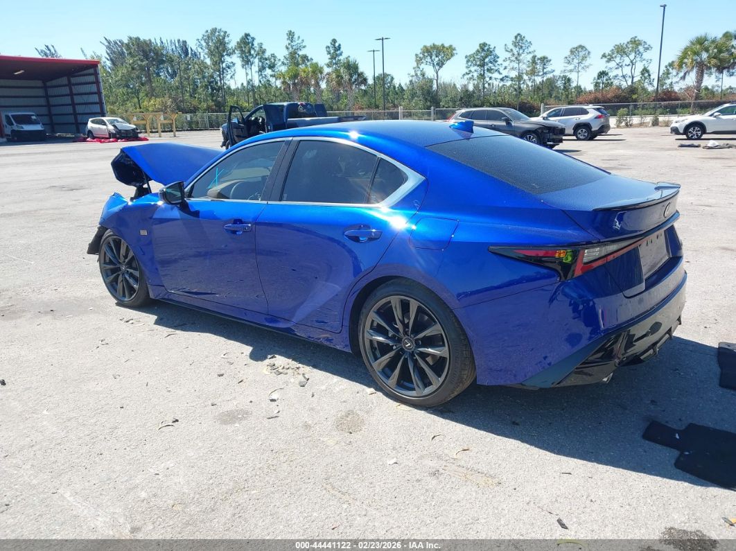 Lexus IS 2025