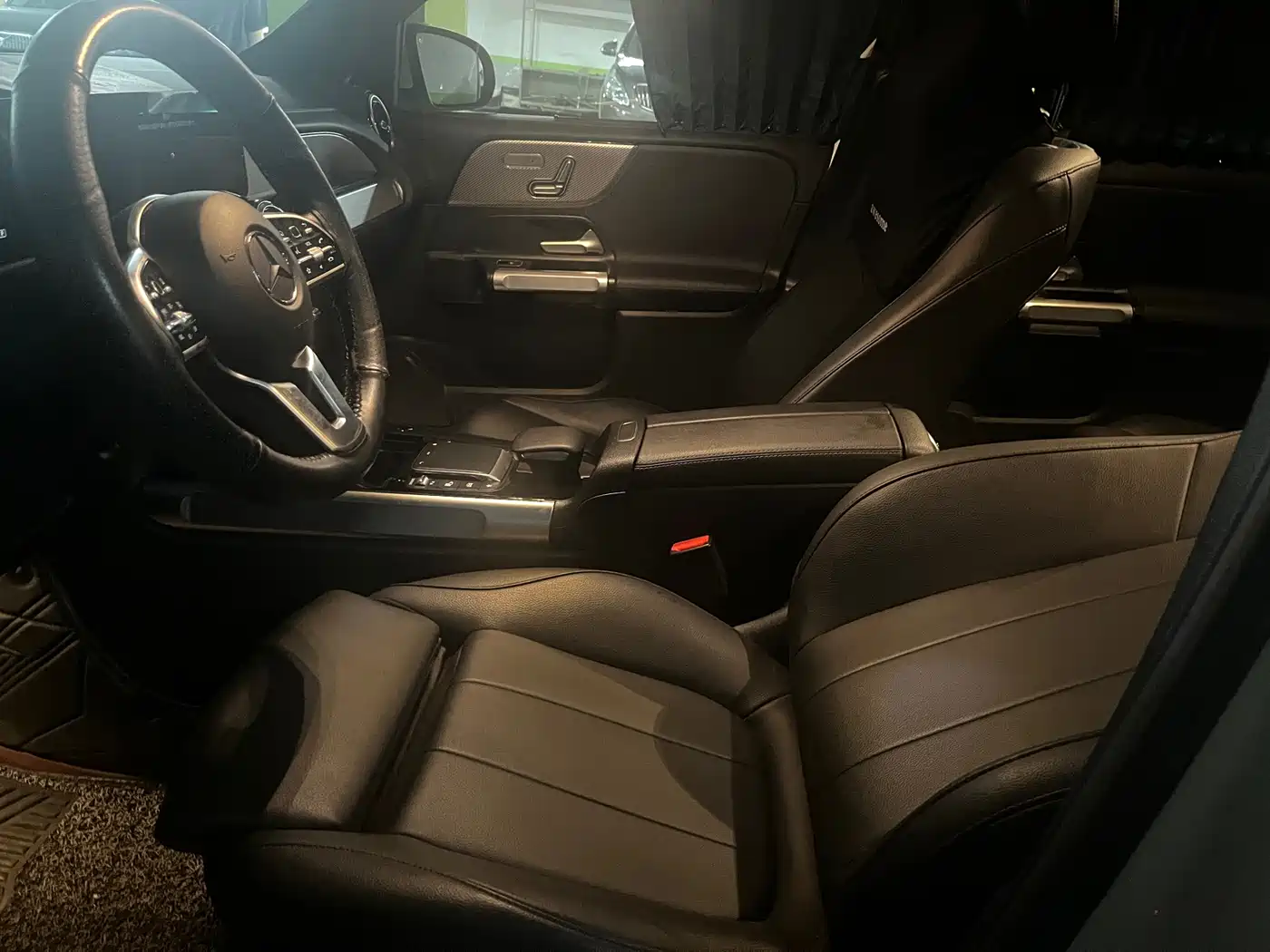 Mercedes-Benz GLB 2023