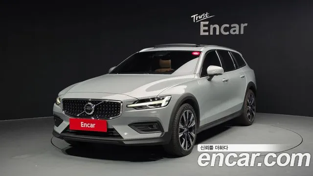 Volvo V60 2024
