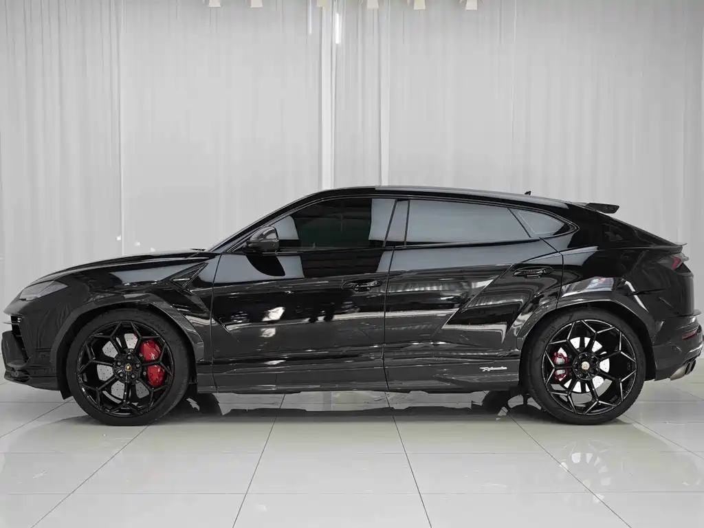 Lamborghini Urus 2024