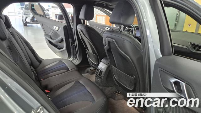 BMW 1 серии 2023