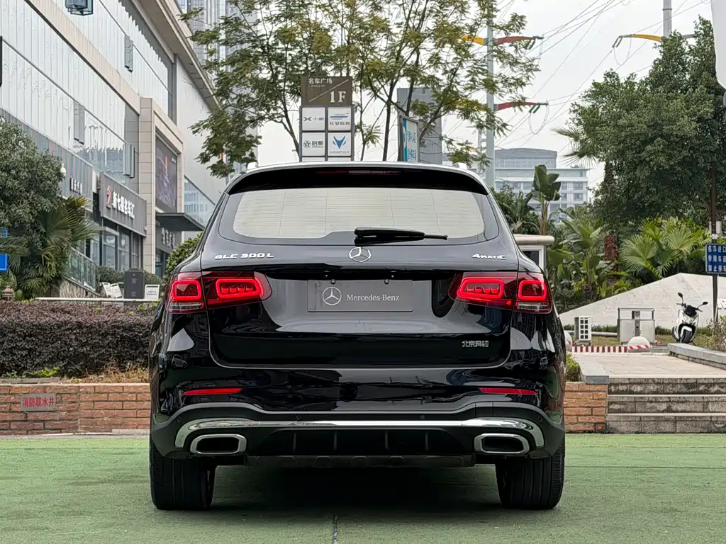 Mercedes-Benz GLC 2023