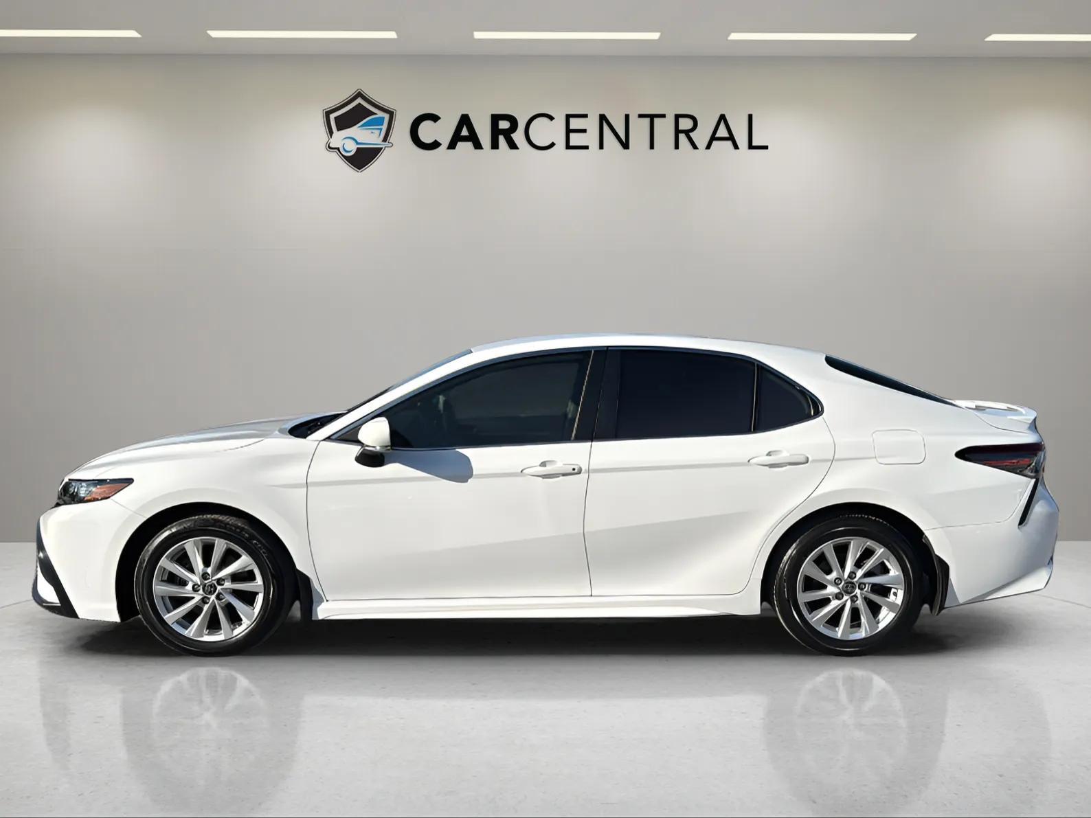 Toyota Camry 2021