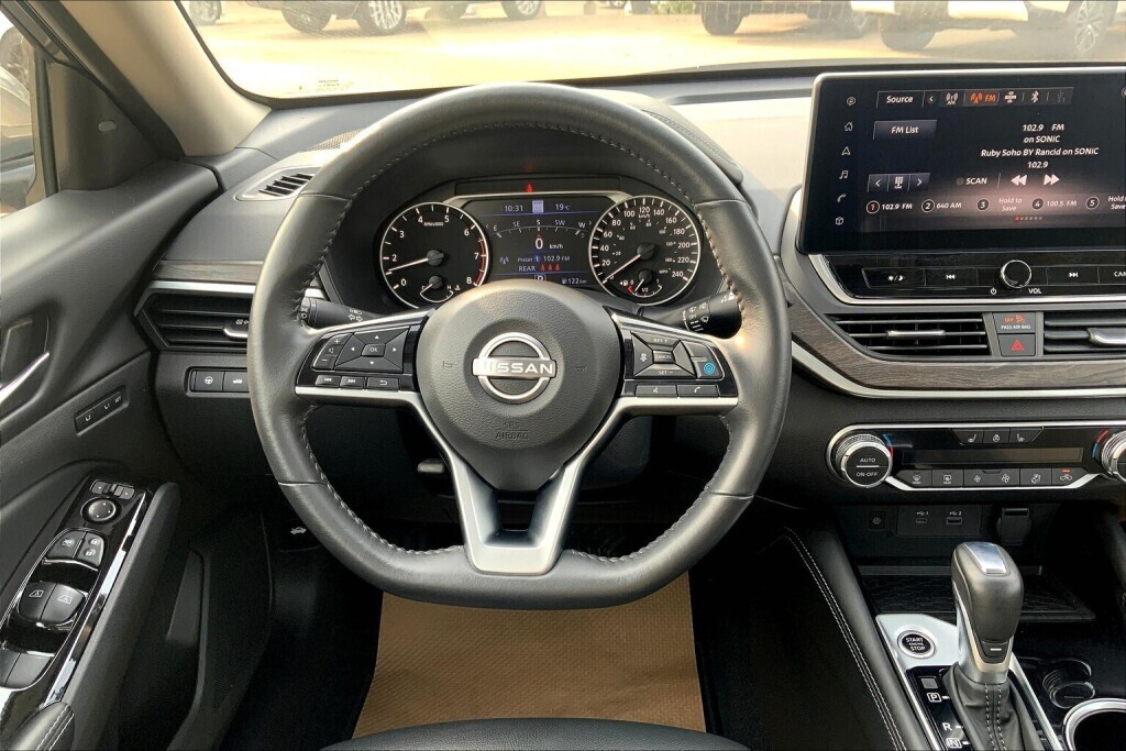 Nissan Altima 2024