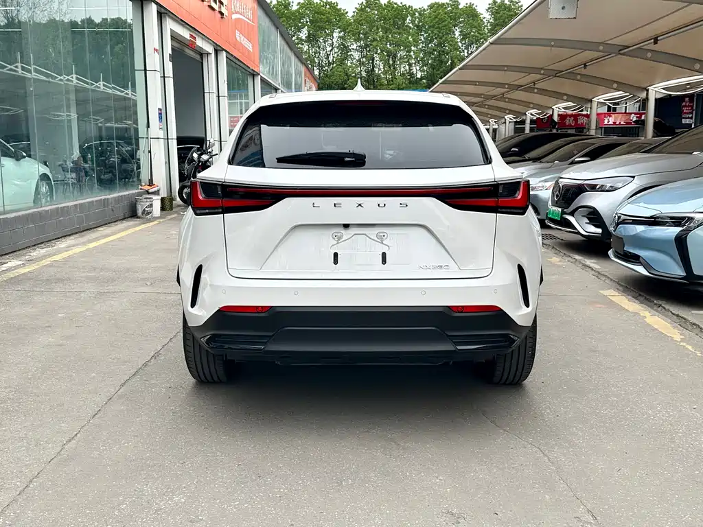 Lexus NX 2023