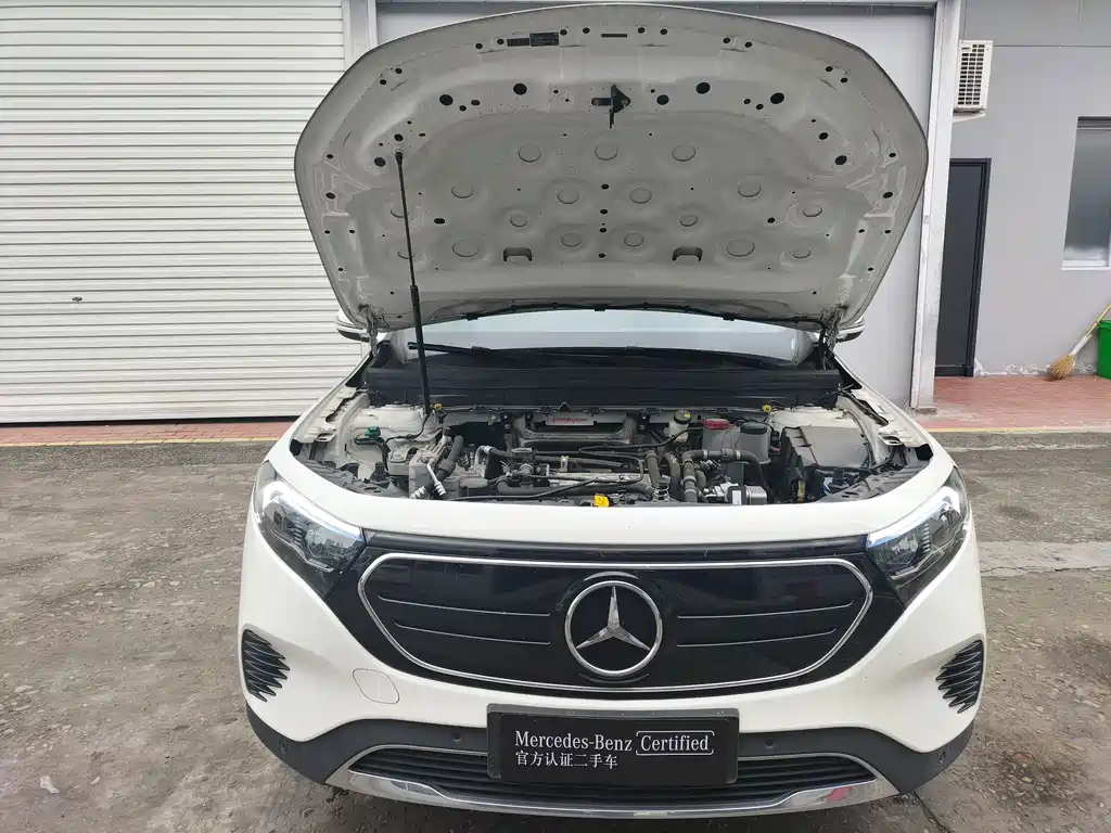 Mercedes-Benz EQB 2024
