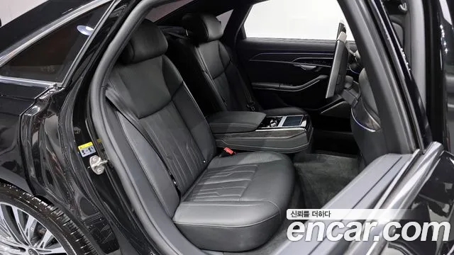 Audi A8 2023