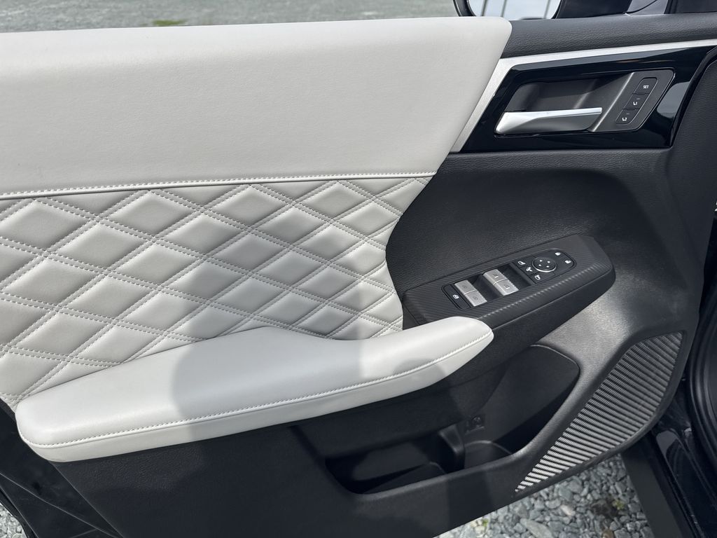 Mitsubishi Outlander 2024