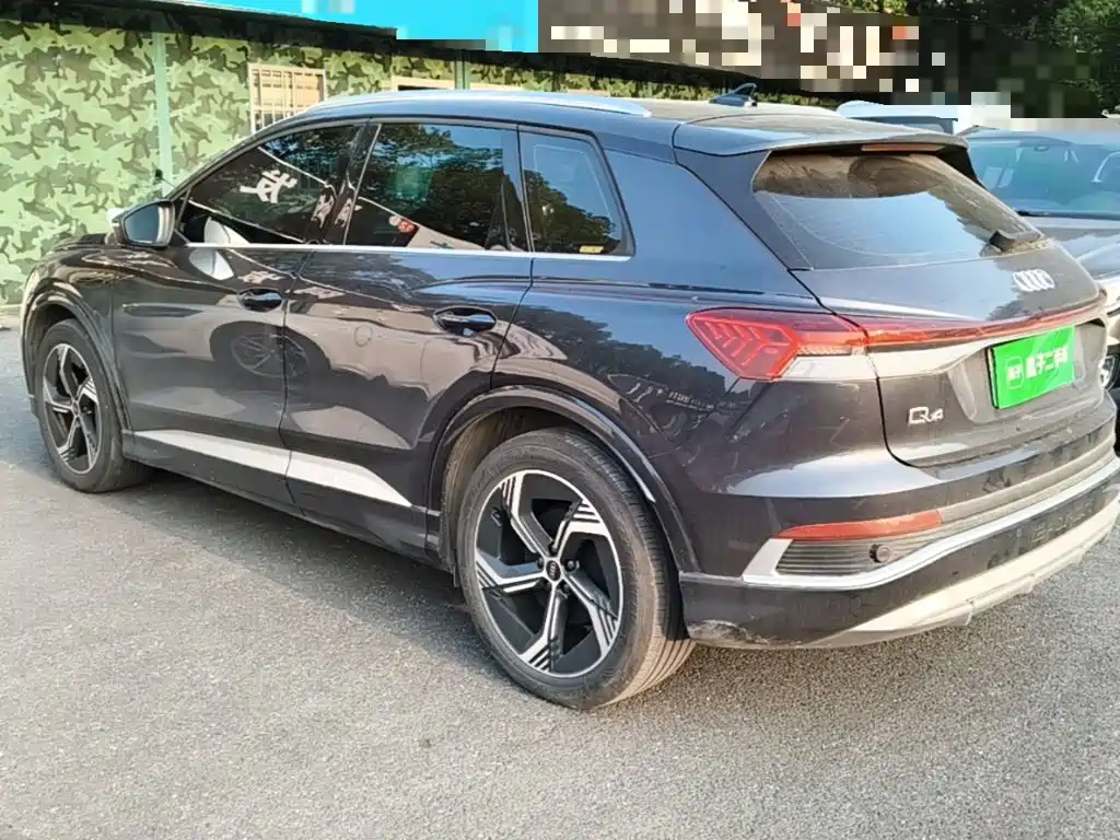 Audi Q4 e-tron 2024