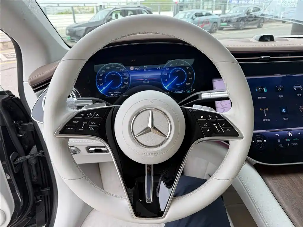 Mercedes-Benz EQS 2024