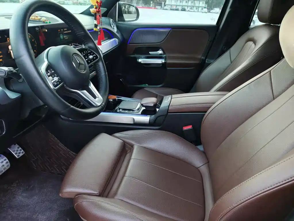 Mercedes-Benz GLB 2023