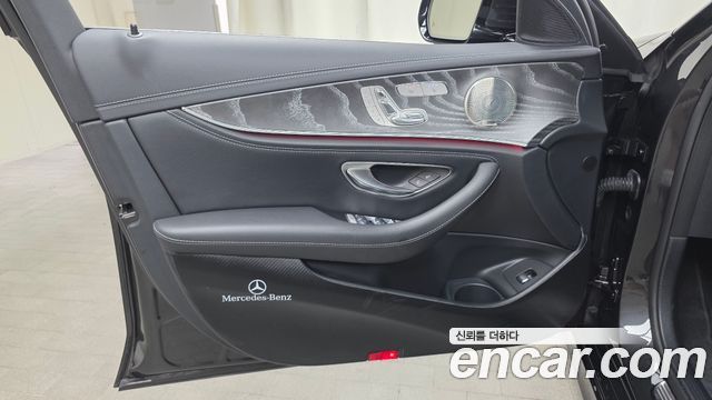 Mercedes-Benz E-Класс 2022