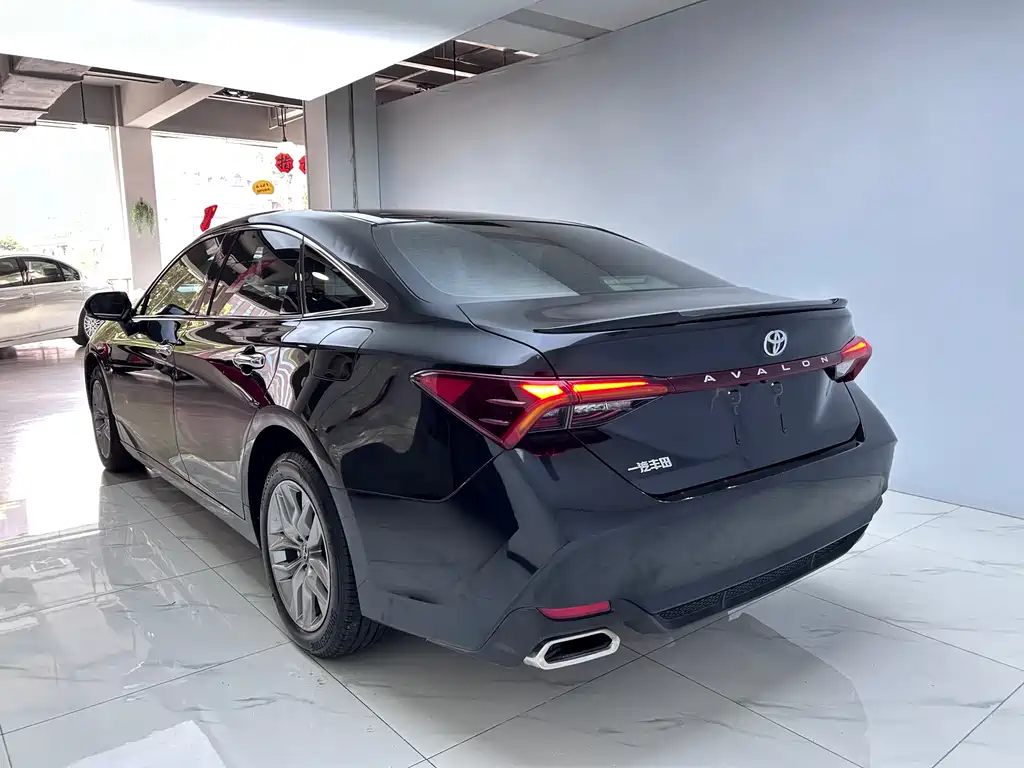Toyota Avalon 2022