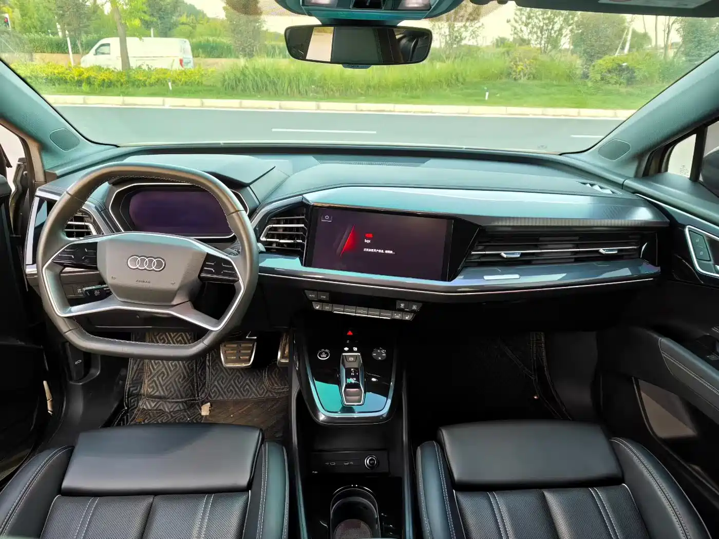 Audi Q4 e-tron 2024