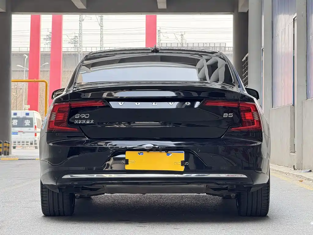 Volvo S90 2024