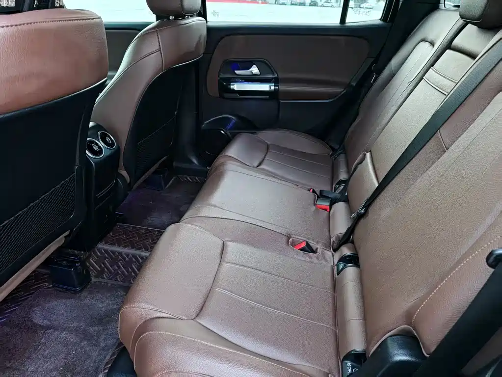 Mercedes-Benz GLB 2023
