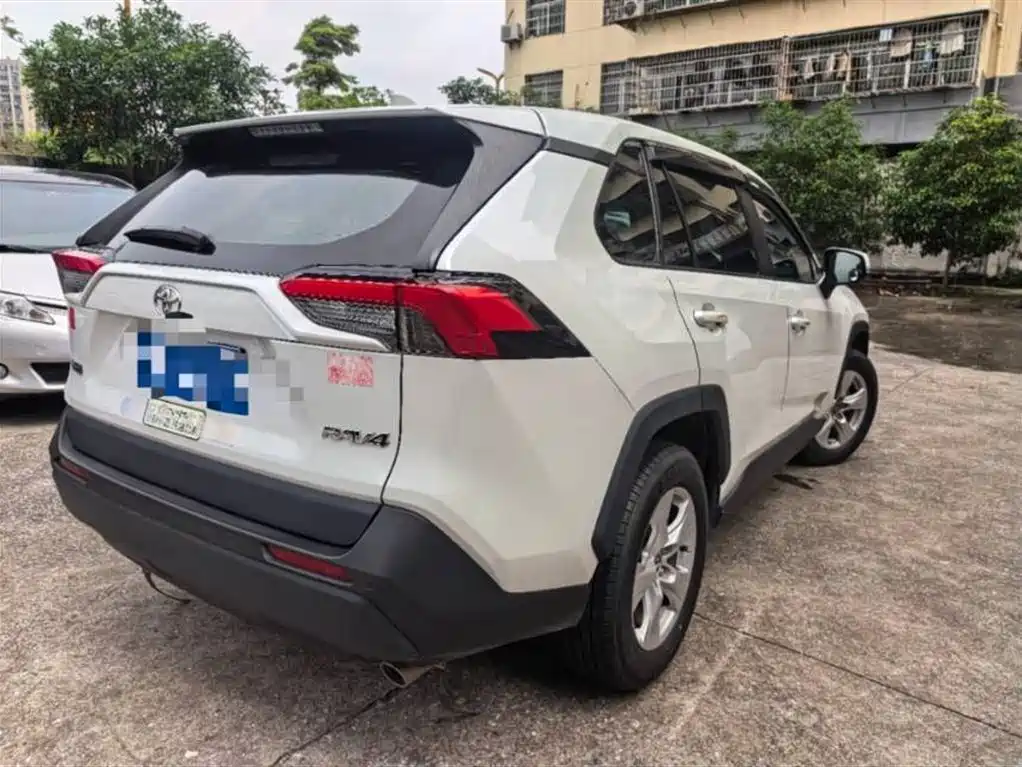 Toyota RAV4 2023