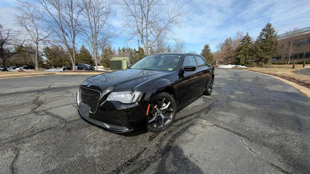 Chrysler 300 2021
