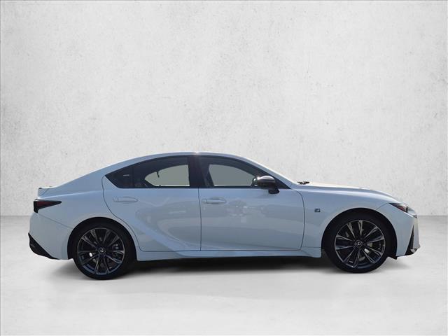 Lexus IS 2025