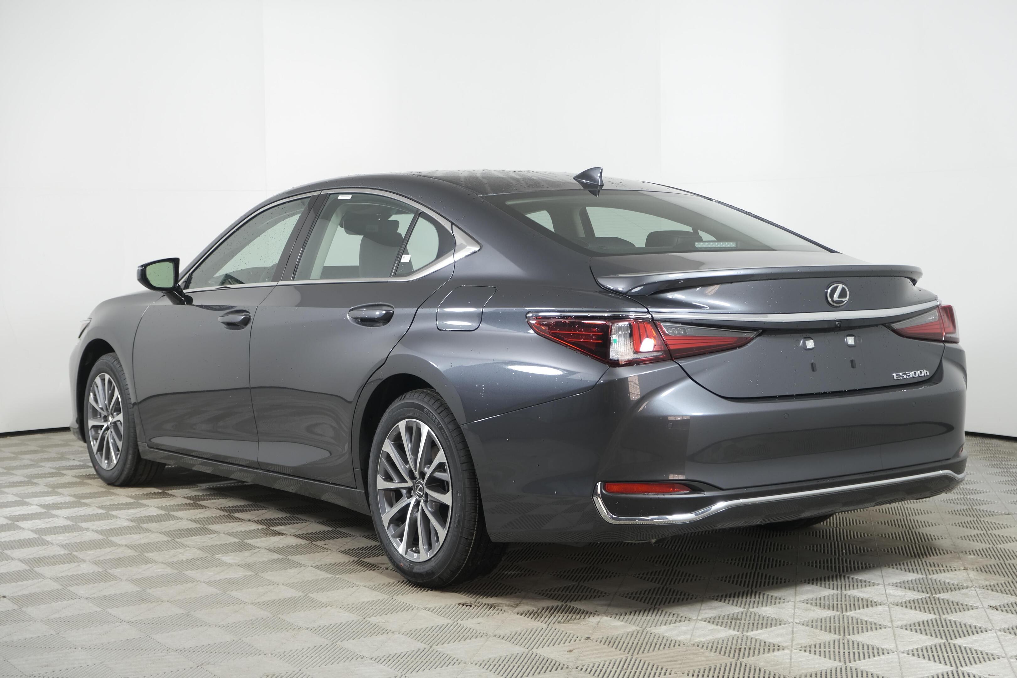 Lexus ES 2025