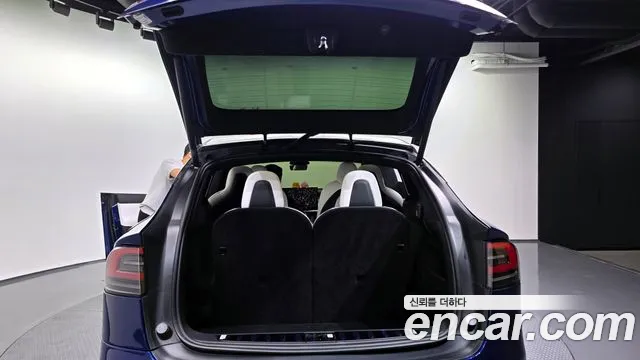 Tesla Model X 2023